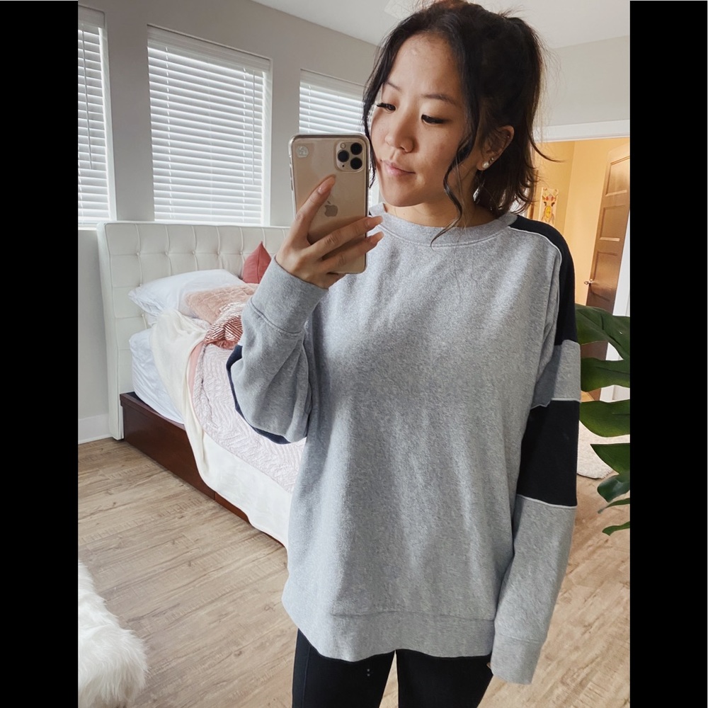 AE Sweatshirt - Picture 2 of 2